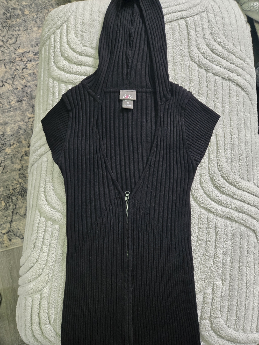 Vintage Dots Black Ribbed Short-Sleeve Hooded Zip Sweater